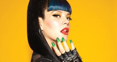 Lily-Allen-Hard-Out-Here