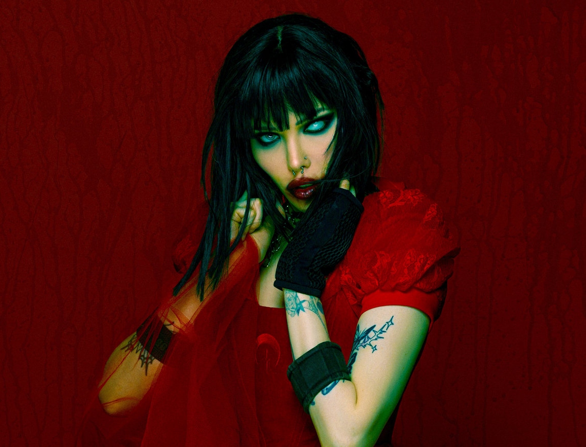 Alice Glass publica su álbum debut, 'PREY//IV'
