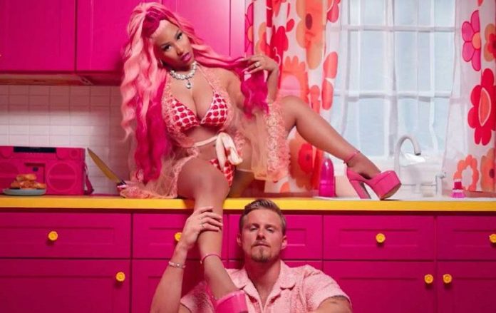 Super Freaky Girl' de Nicki Minaj: Barbie abre un sex shop