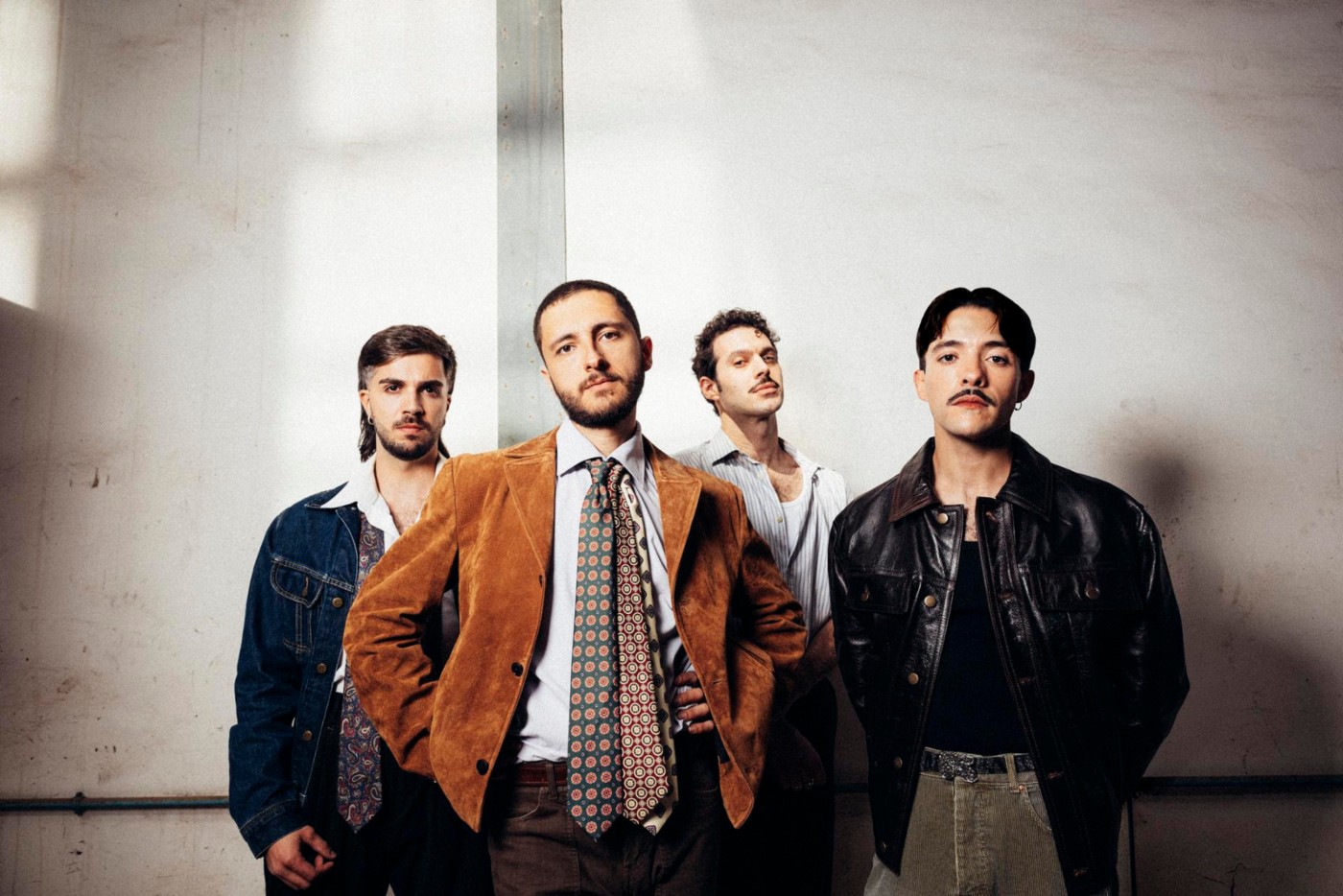 Arde Bogotá regresan con 'Instrucciones', un single que enseña el significado de 'tractomula'